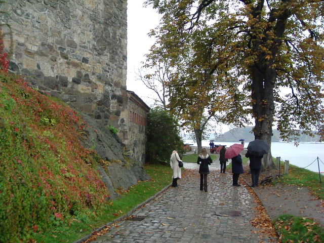 oslo_castlepath.jpg
