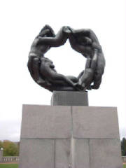 oslo_statue30.jpg