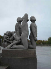 oslo_statue31.jpg